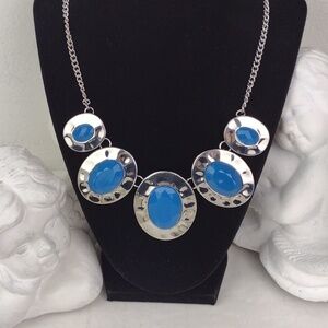 Most Gorgeous Blue Multifacted Stones In Hammered Silver Tone Bezel Necklace